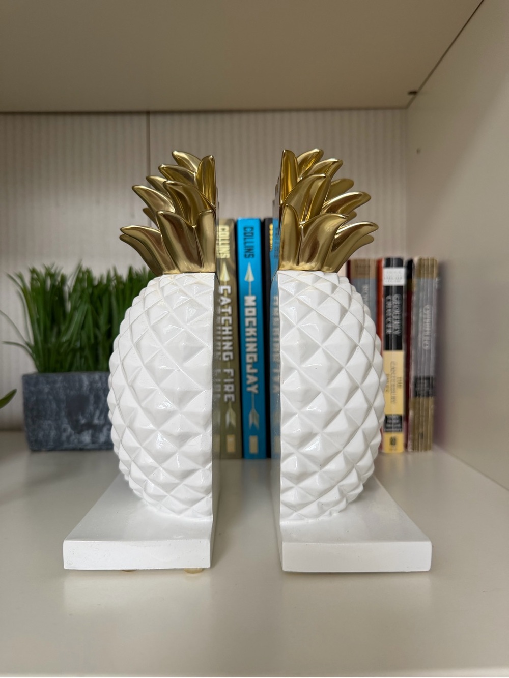 Golden Top White Pineapple Bookends - Decorative Home Accent